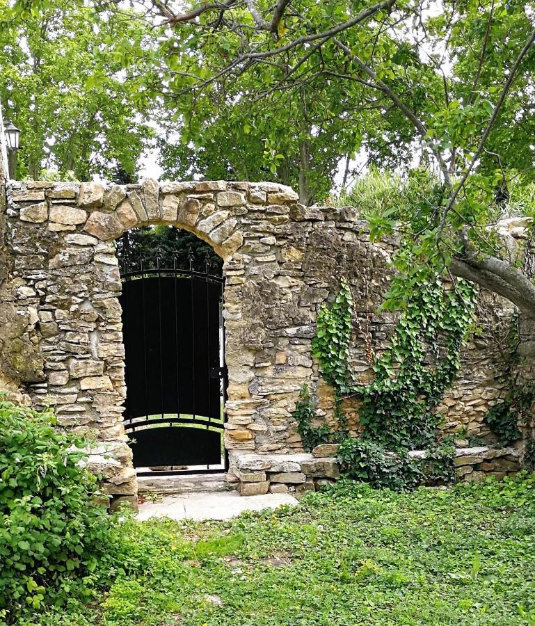 La Petite Maison De Lingling Mornas Εξωτερικό φωτογραφία