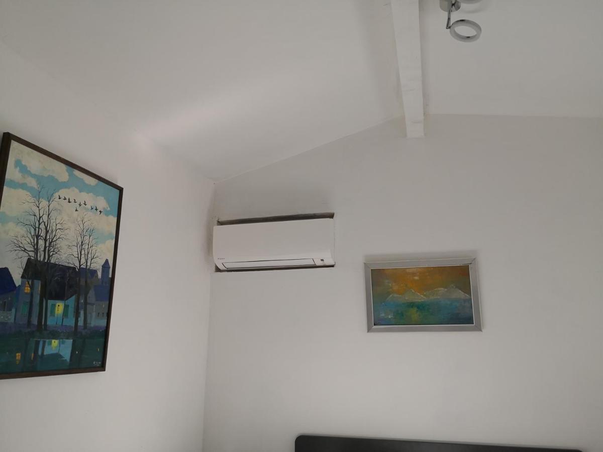 La Petite Maison De Lingling Mornas Εξωτερικό φωτογραφία