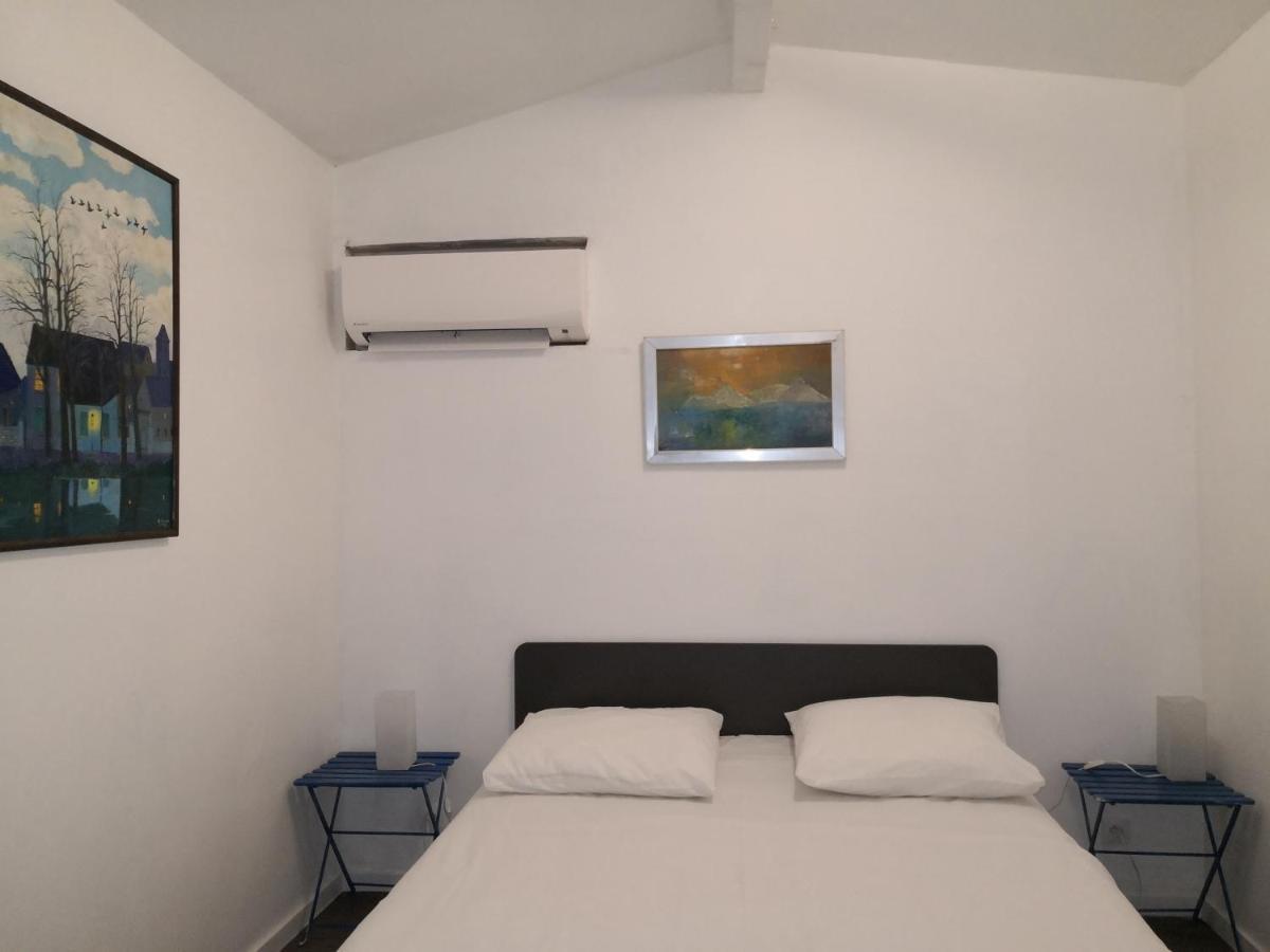 La Petite Maison De Lingling Mornas Εξωτερικό φωτογραφία