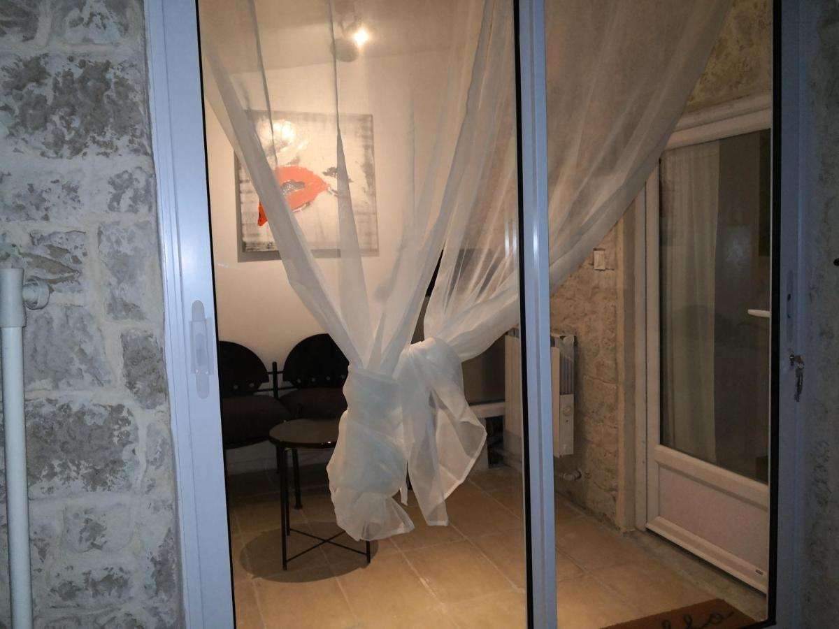 La Petite Maison De Lingling Mornas Εξωτερικό φωτογραφία